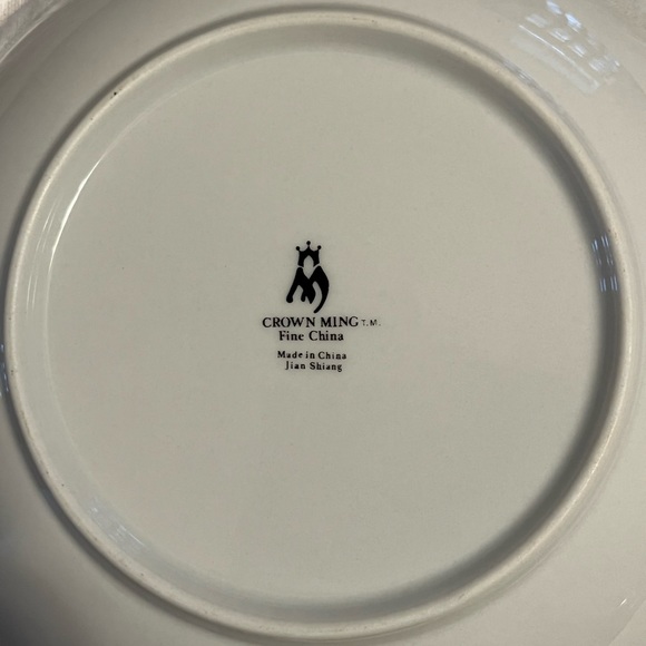 Vintage Crown Ming Fine China Christina large serving bowl - Picture 4 of 5